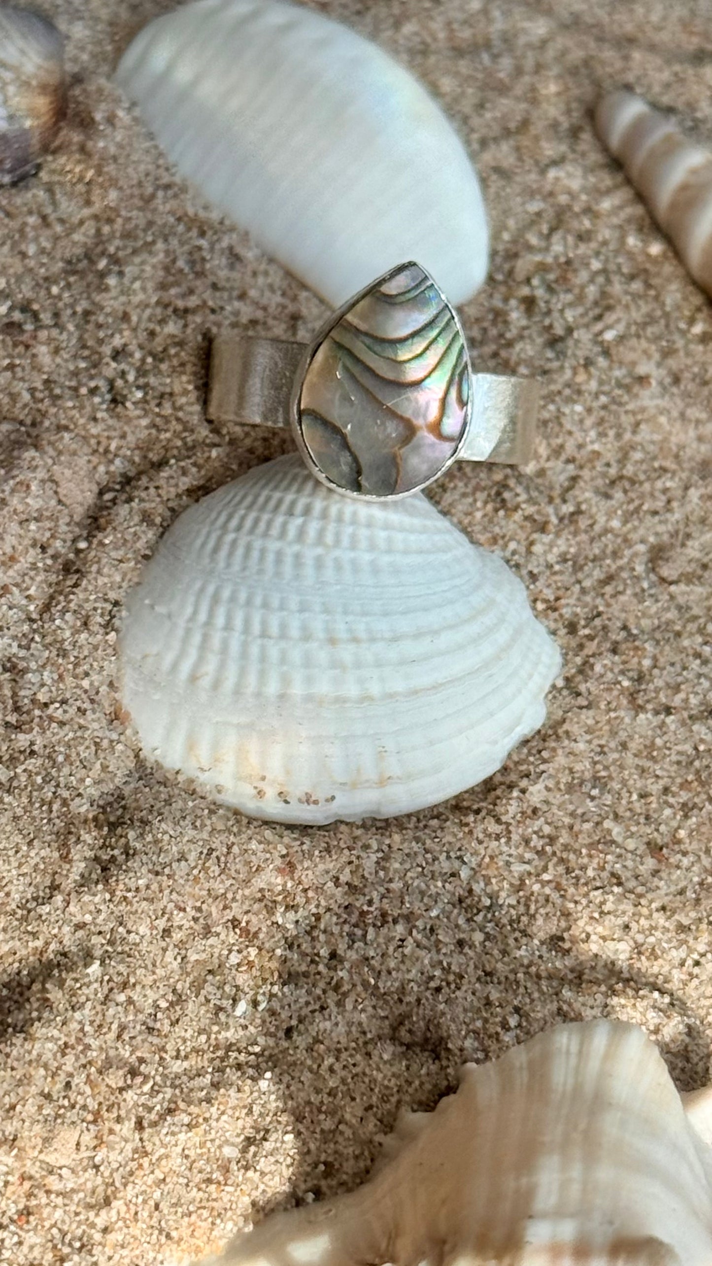 Tus Ojos y el Mar – Teardrop Abalone Ring (Unisex)