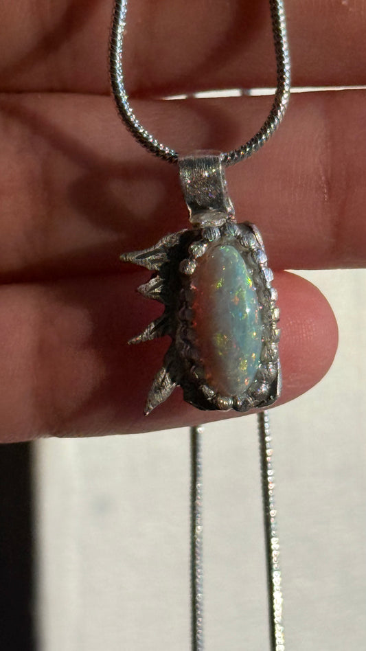 Querido, ¿Cuándo? – Australian Opal Sun Pendant Necklace