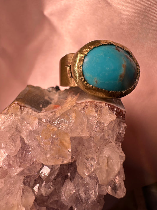 Eye Catcher Turquoise Brass Ring